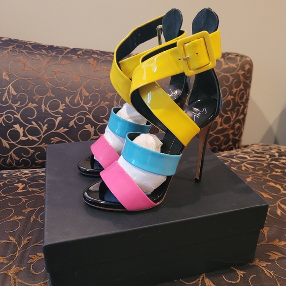 New Giuseppe Zanotti, Vernice Amarena - Picture 2 of 6